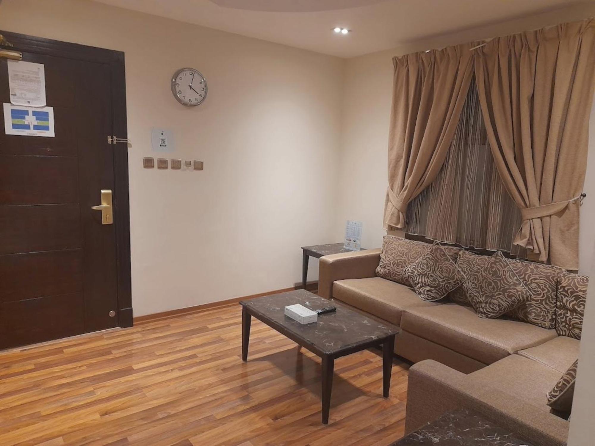 Aswar Hotel Suites アル・コバール エクステリア 写真